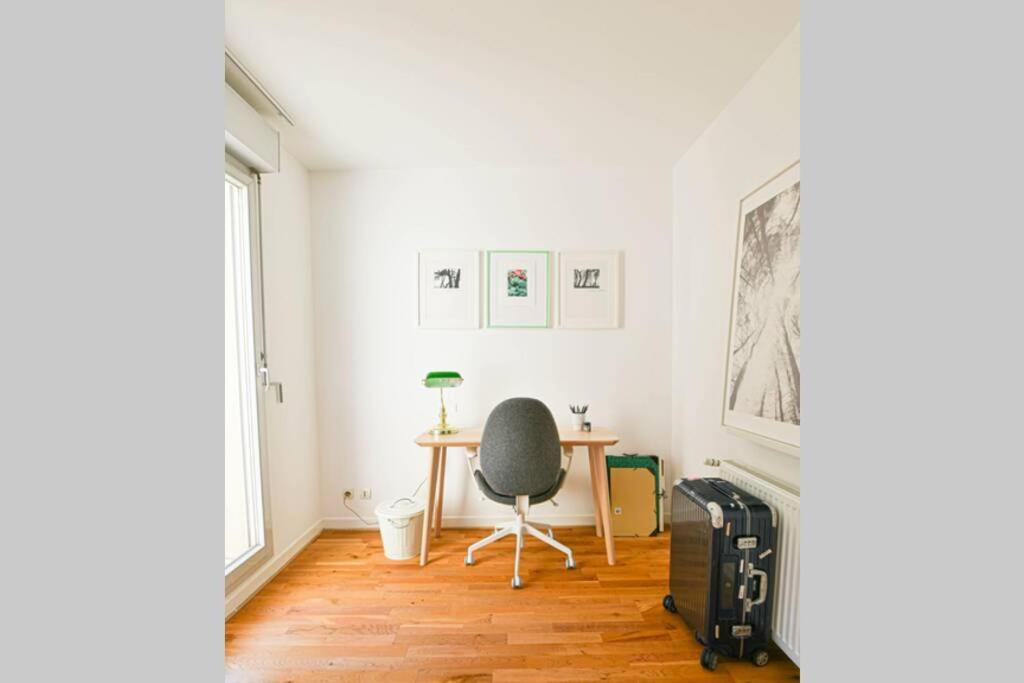 Apartment West Side - Full River View - Spacious - De Luxe *