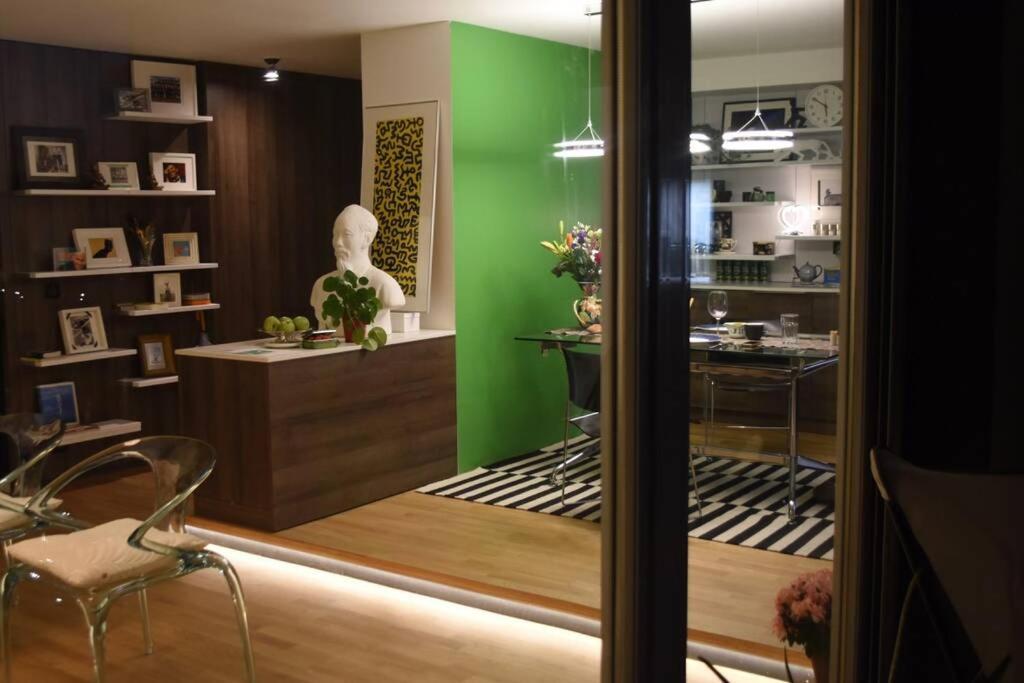 Apartment West Side - Full River View - Spacious - De Luxe *