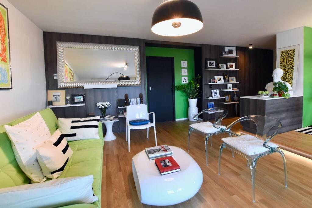 Apartment West Side - Full River View - Spacious - De Luxe *