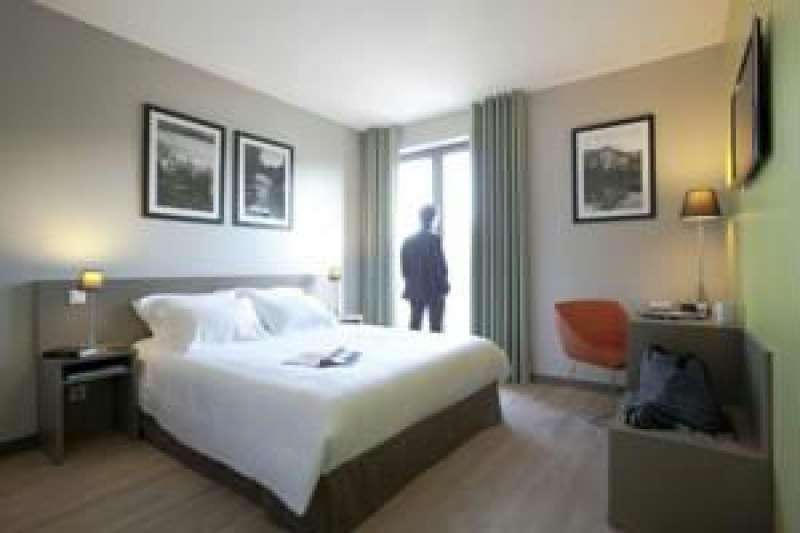 Adonis Dock Ouest Aparthotel