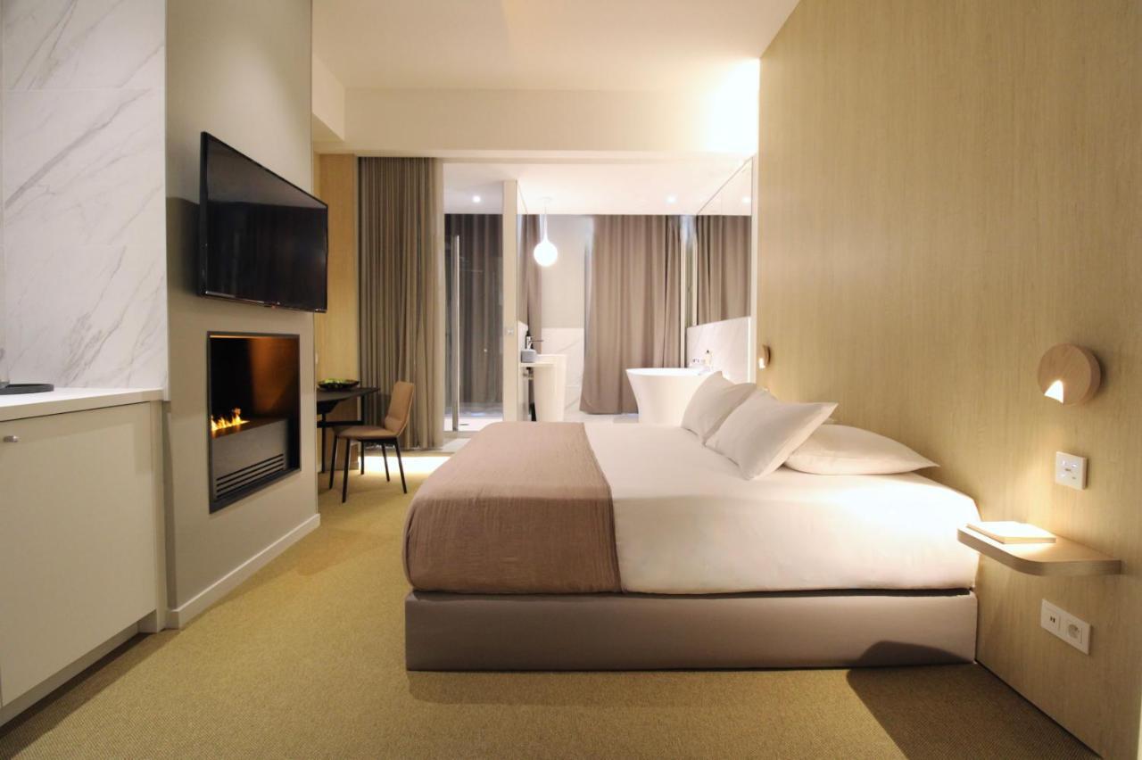 Mihotel Sala * Lyon