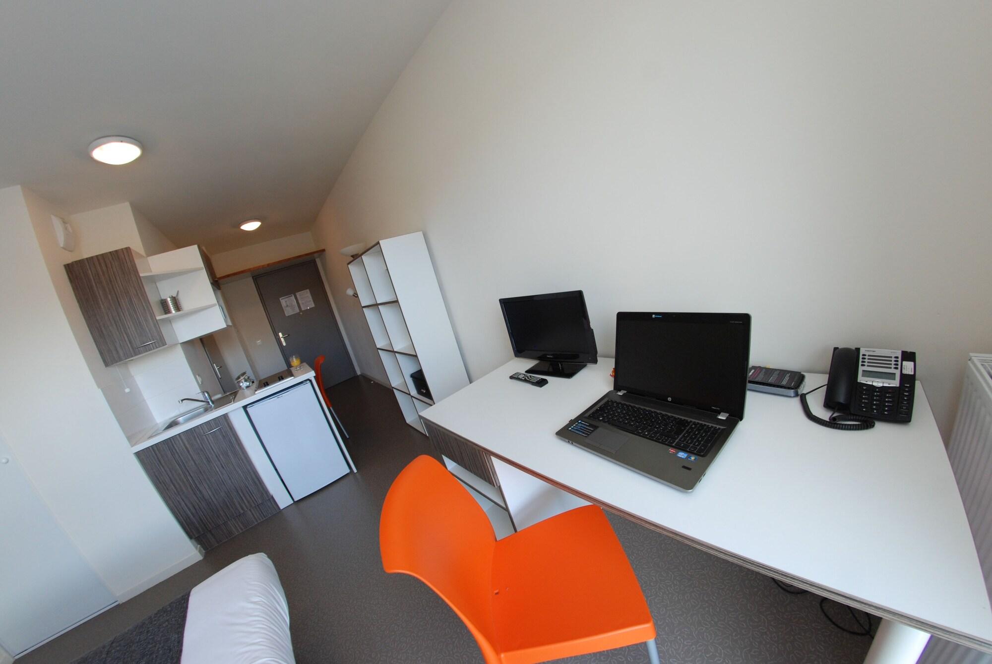 Apparteo 7 Jean Jaures Aparthotel 2*