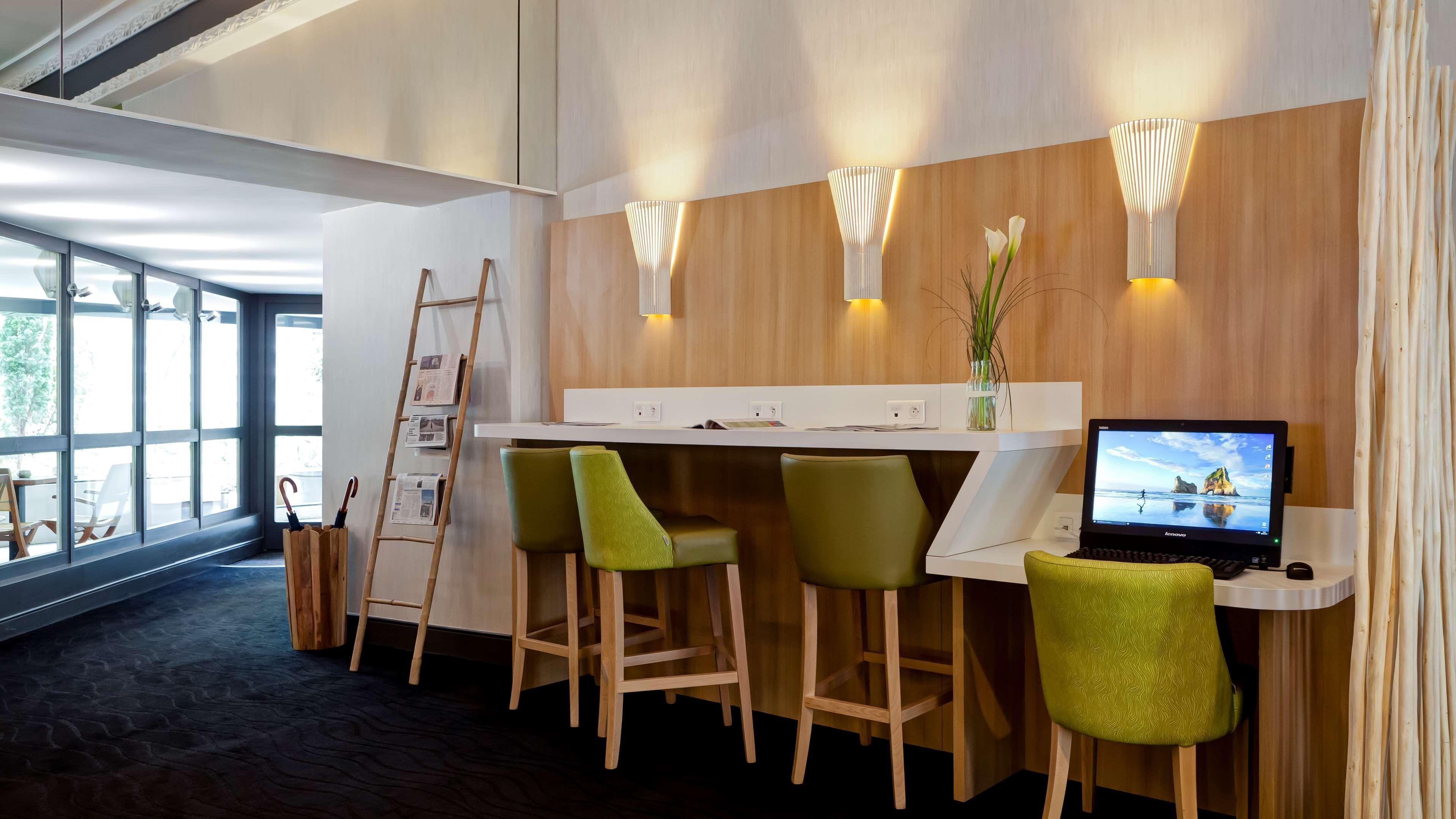 Best Western Crequi Part Dieu Hotel 4*