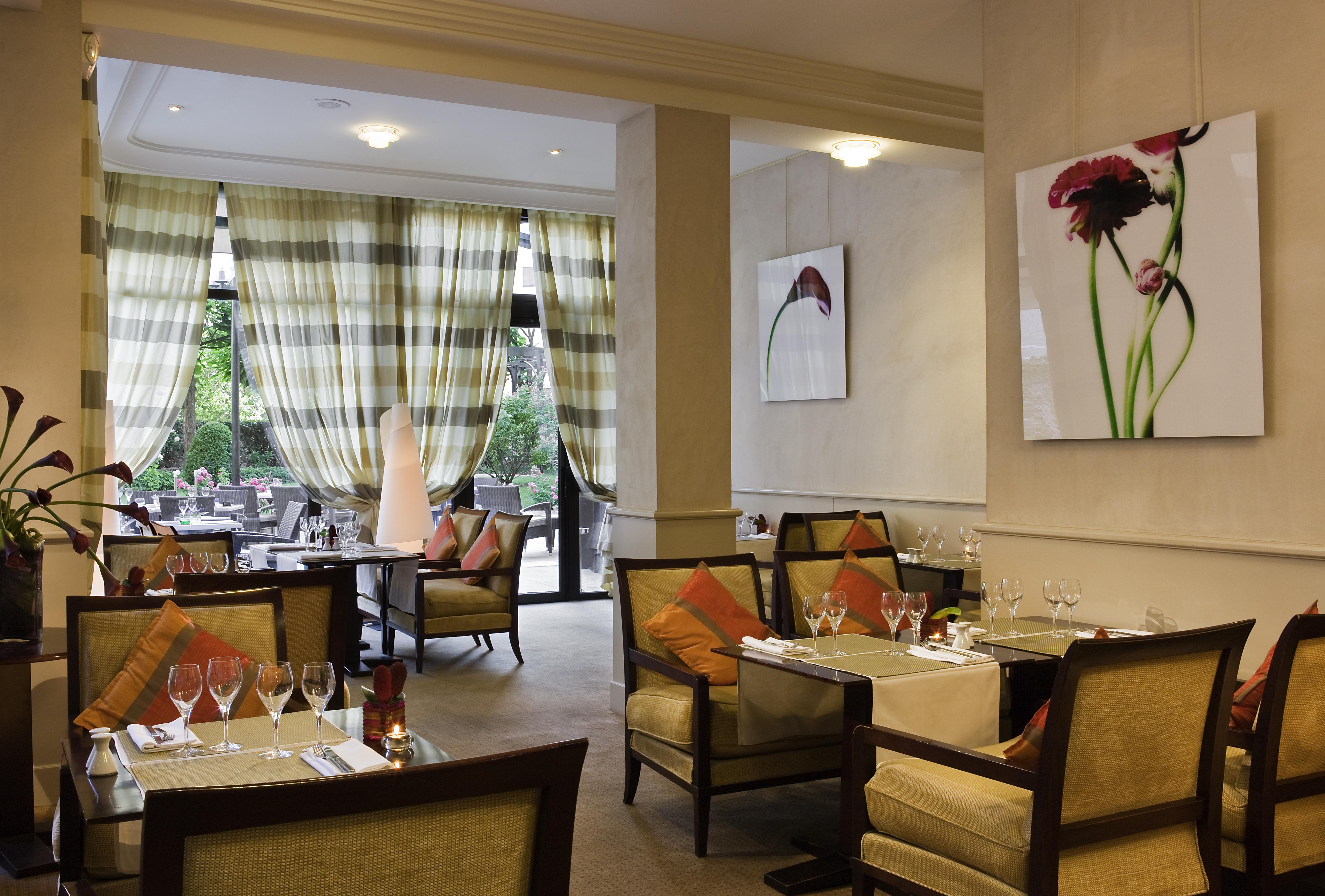 Warwick Reine Astrid - Apartahotel Lyon