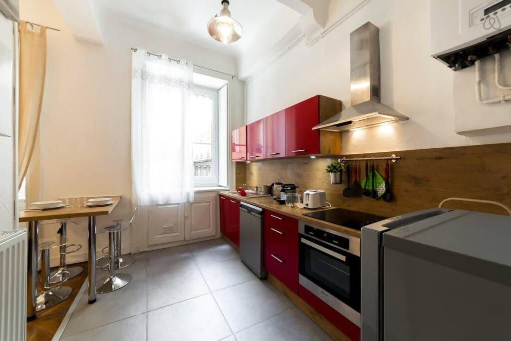 Apartment Perfect To Visit With Family Or Friends Ail Lyon