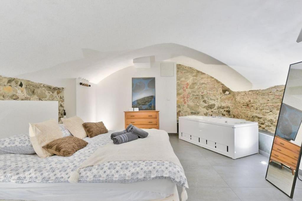 Apartamento Lovely With Balneo *