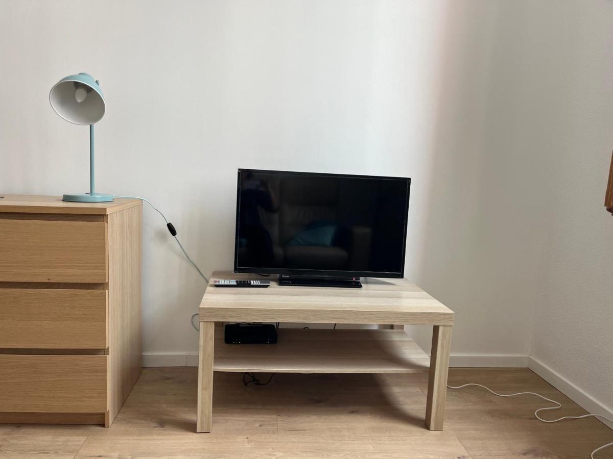 6e Proche Metro Et Parc Appartement