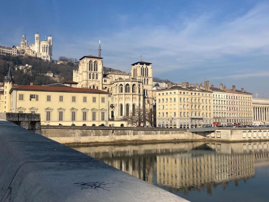Apartment Elegant 45 M2 6 + Garage. Idealement Situe Lyon
