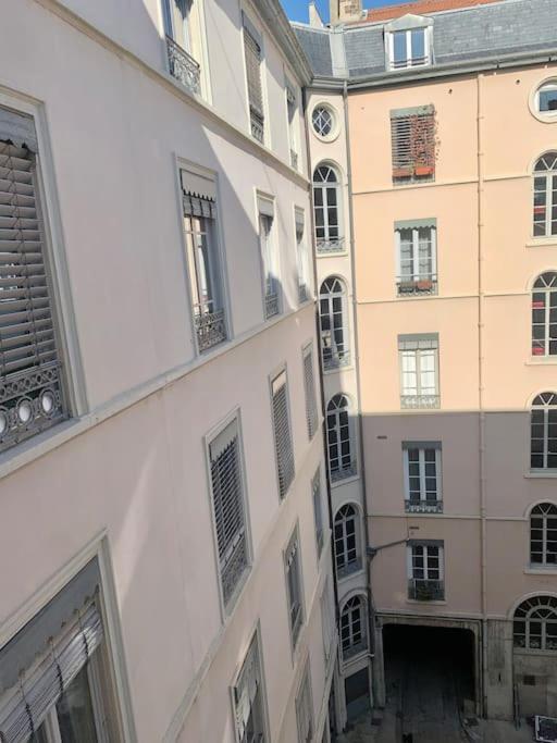 Appartement Sur Cour Proche Bellecour *