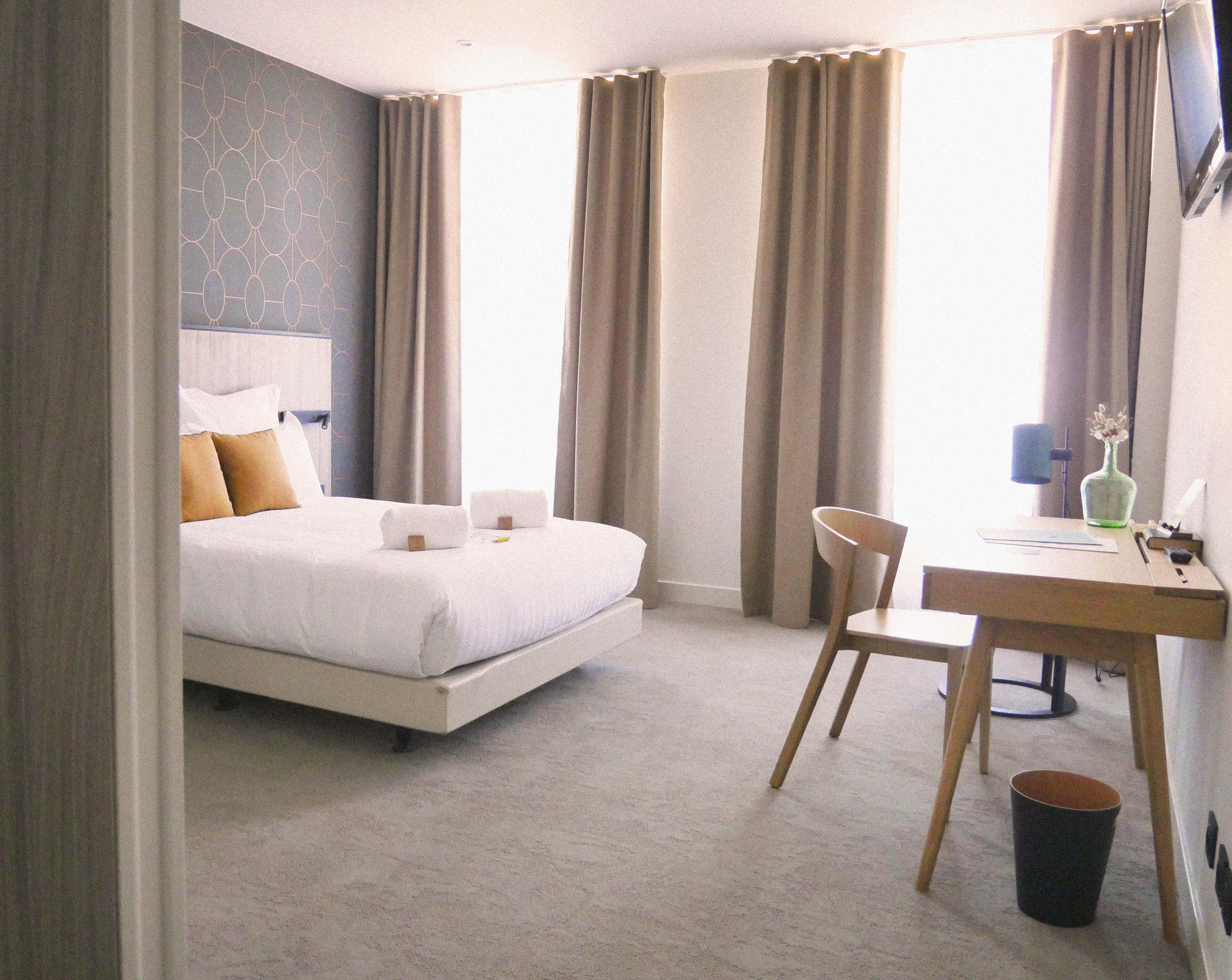 Le Phenix 4*