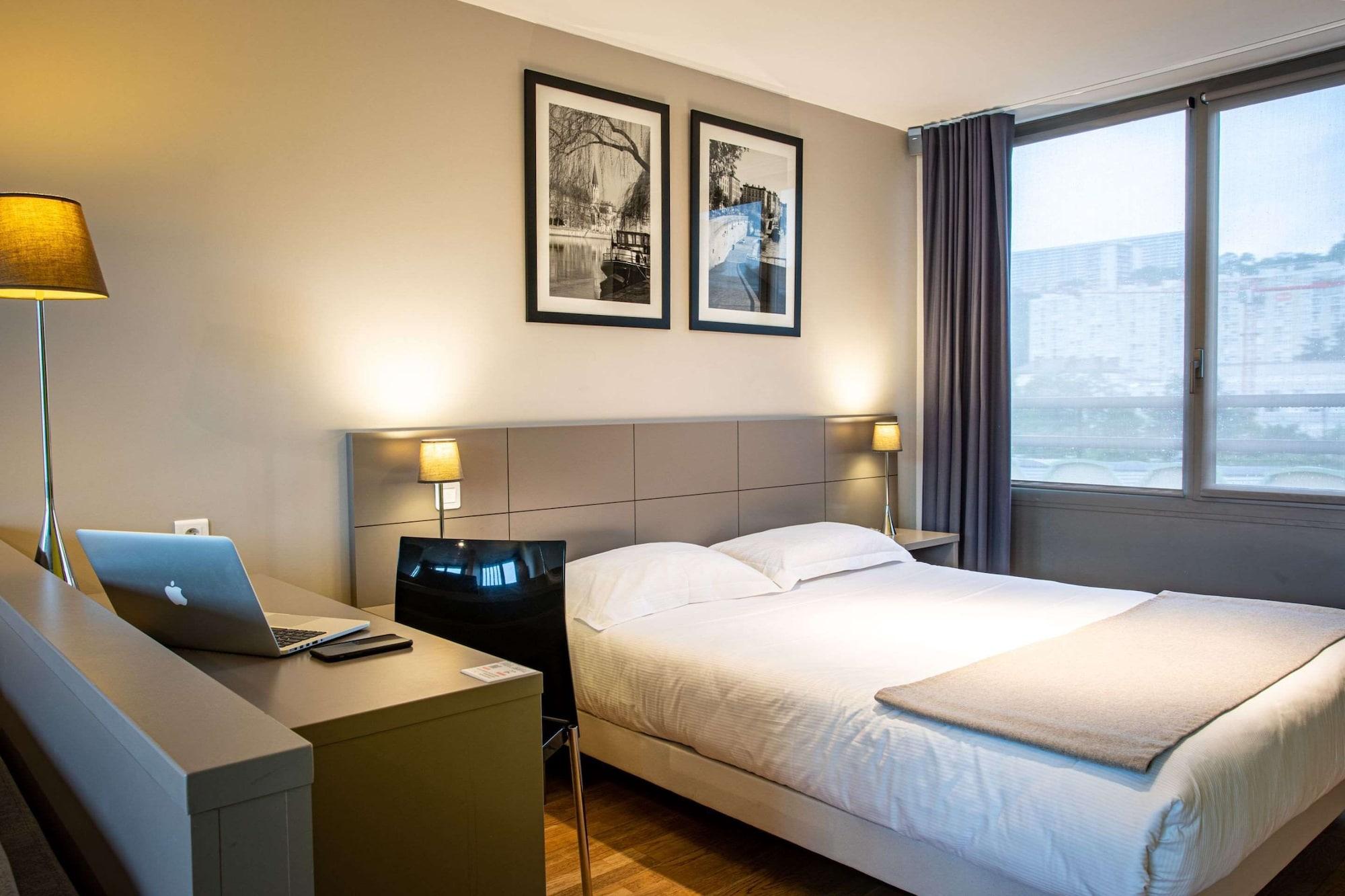 Adonis Dock Ouest Aparthotel Lyon