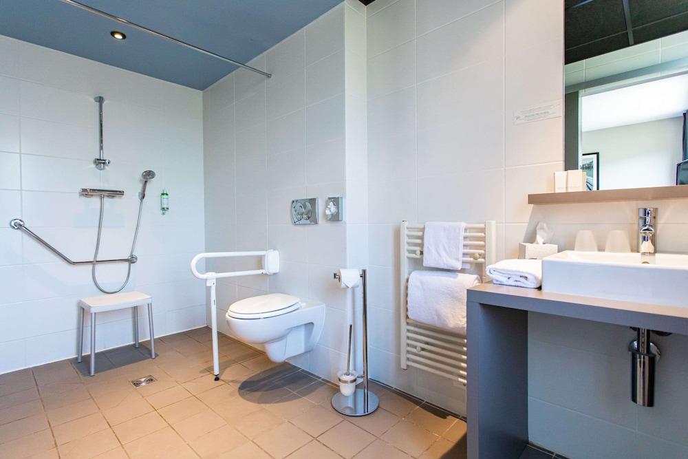 Adonis Dock Ouest Aparthotel 3*