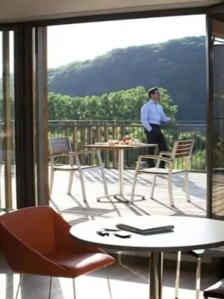 Aparthotel Adonis Dock Ouest 3*