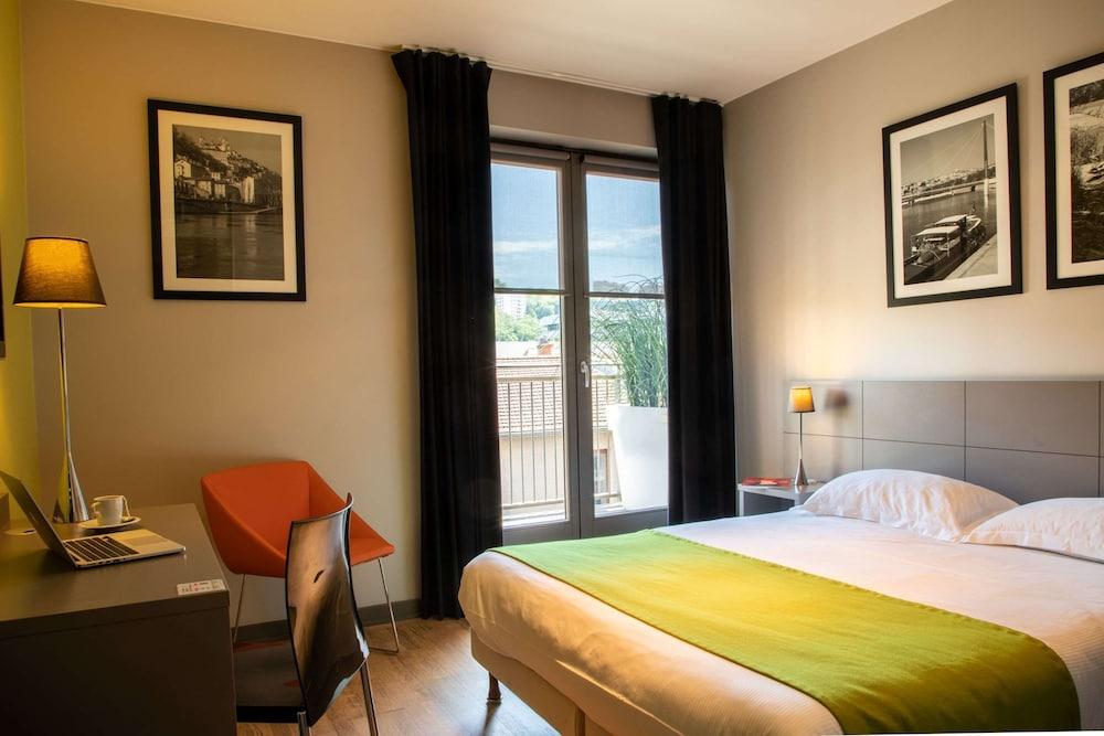 Adonis Dock Ouest Aparthotel 3*