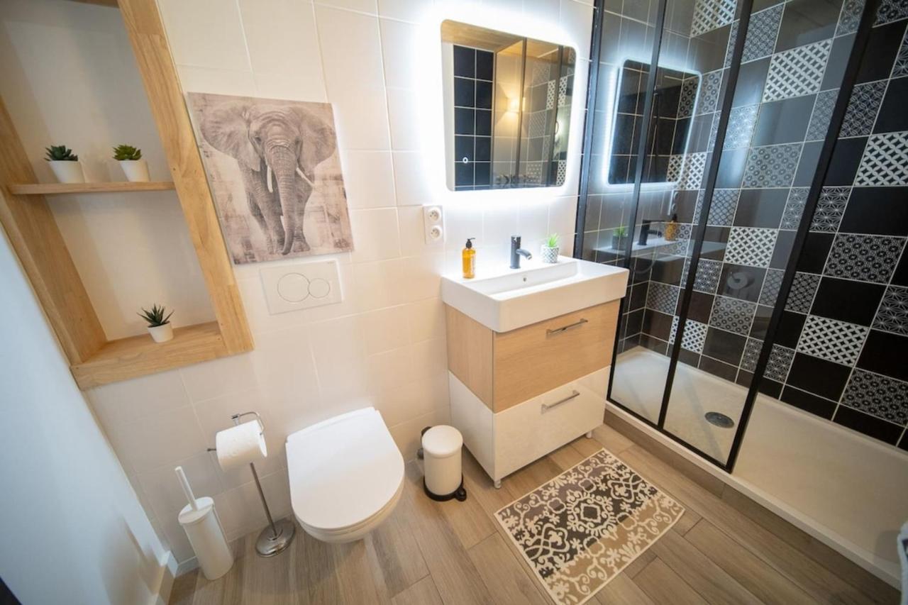 Spacious Renovated Loft - - Guillotiere *