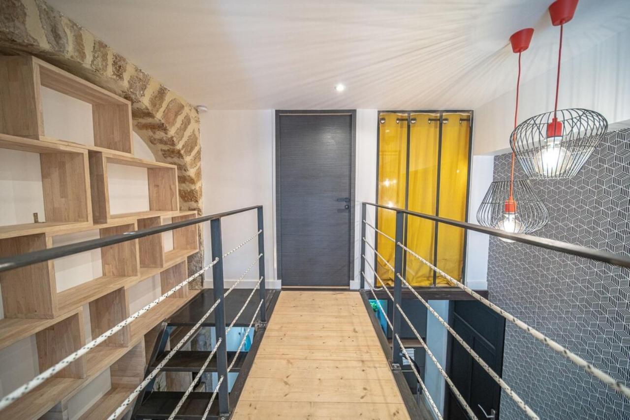 Spacious Renovated Loft - - Guillotiere *