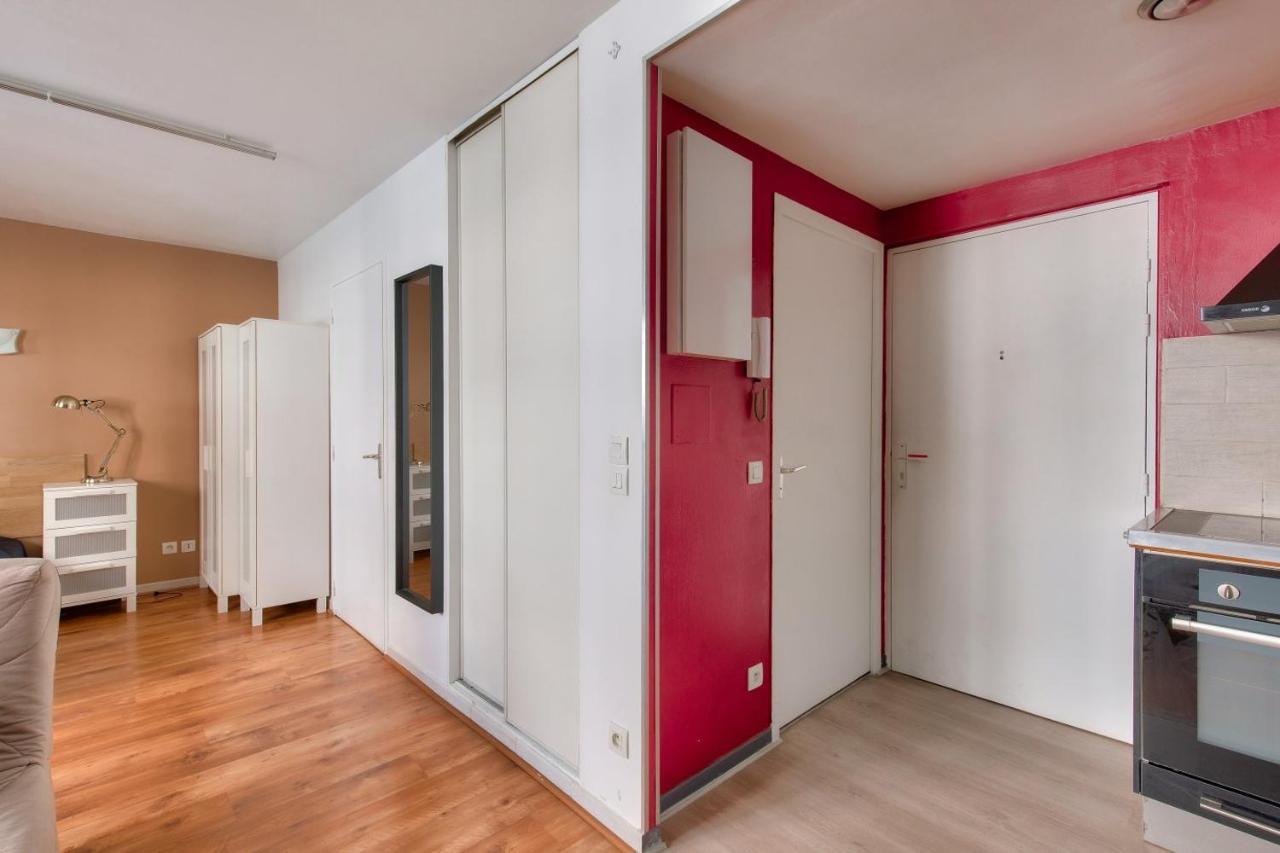 Appartement Studio With Parking Close To Metro And Tramway *