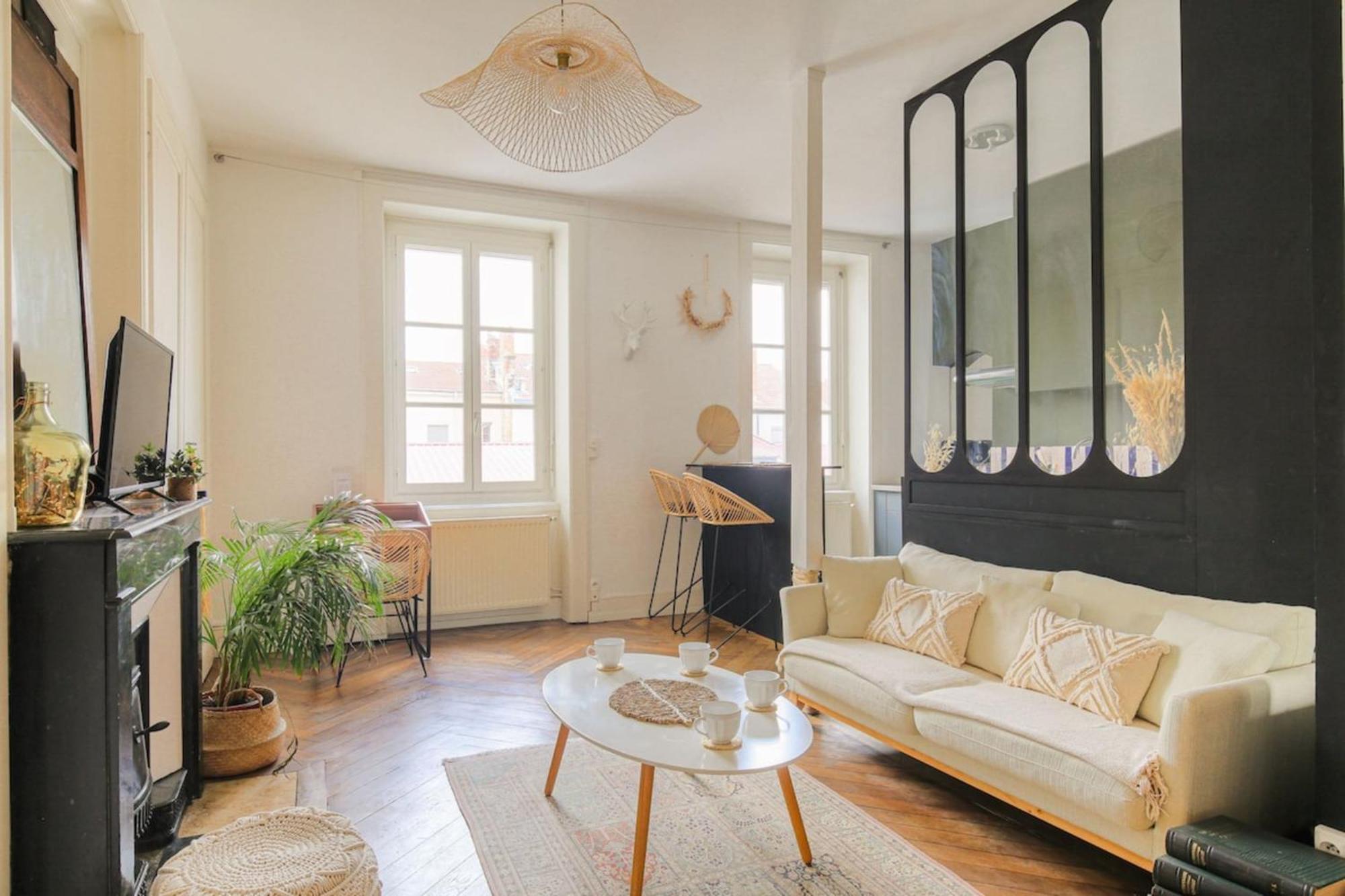 Et Caractere Proche Tete D'or Apartment