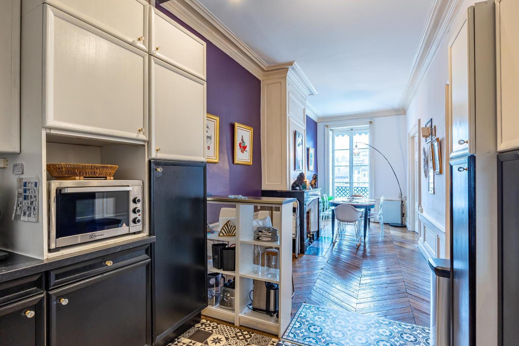 Haussmannien D'artiste, Exception, Quai De Saone Balcon+parking Apartment *