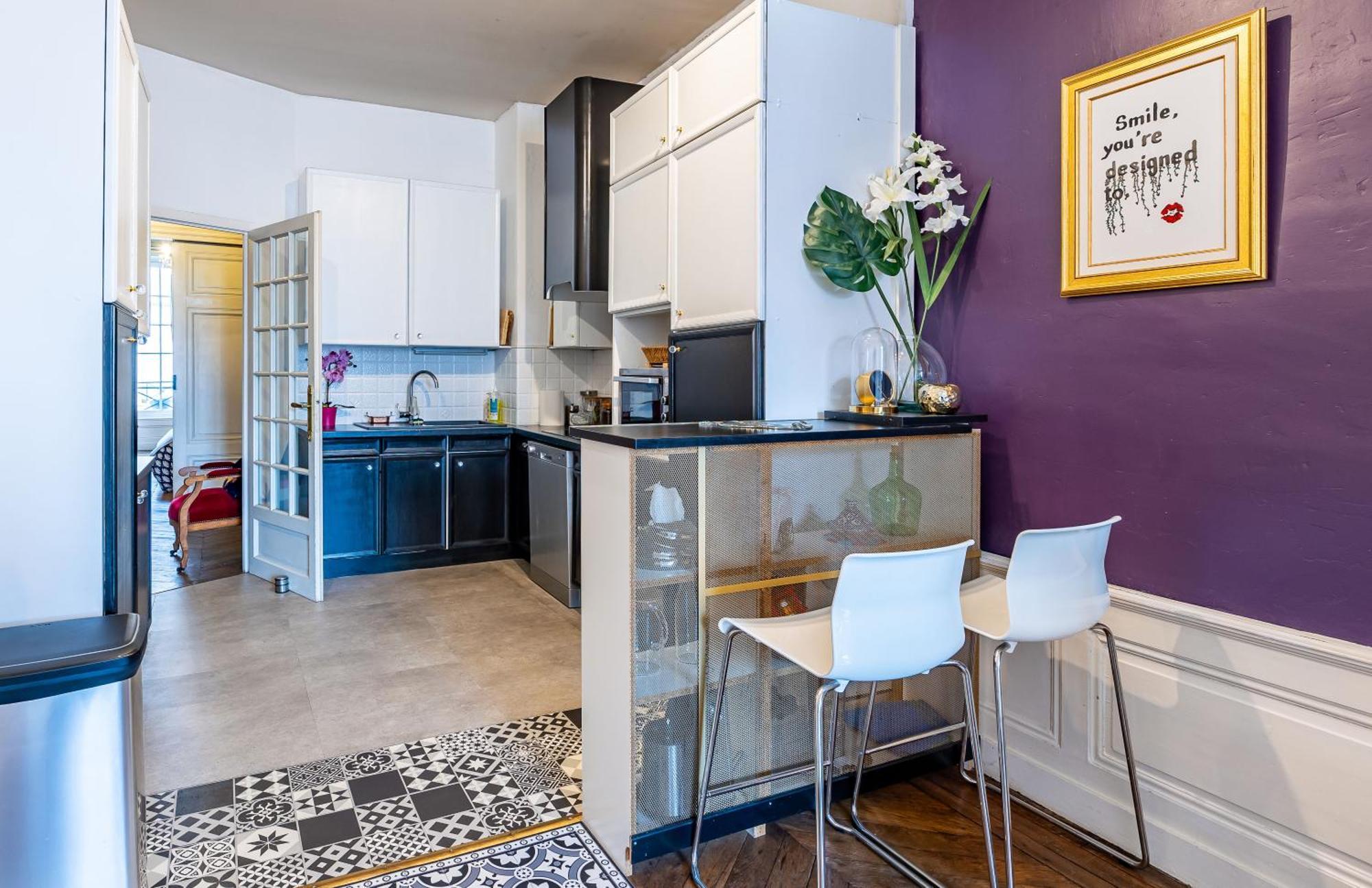 Haussmannien D'artiste, Exception, Quai De Saone Balcon+parking Apartment *