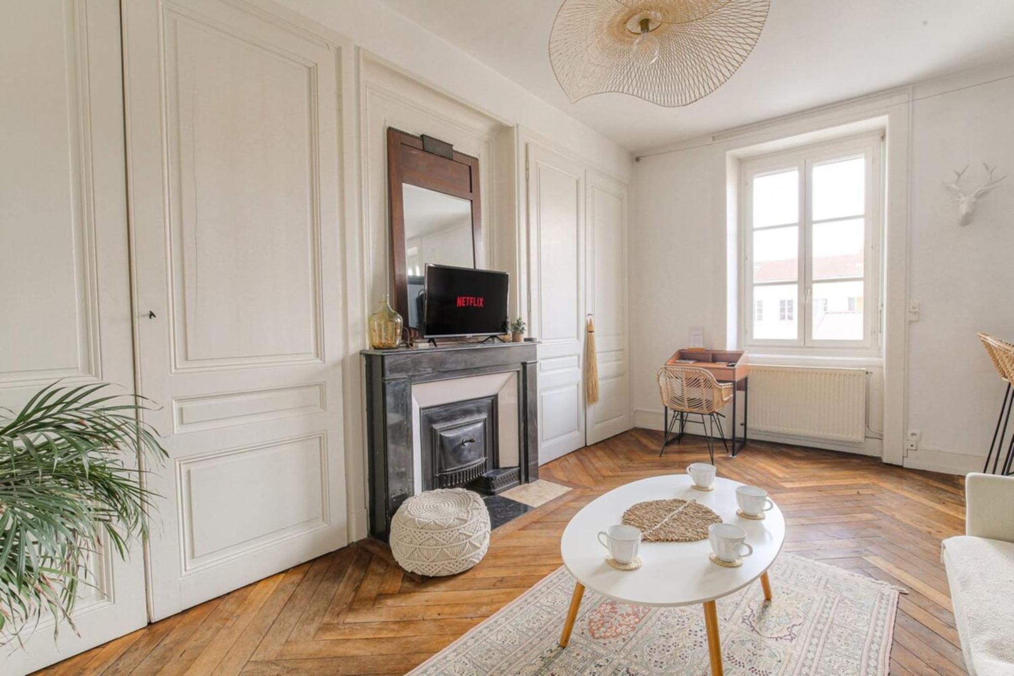 Et Caractere Proche Tete D'or Apartment