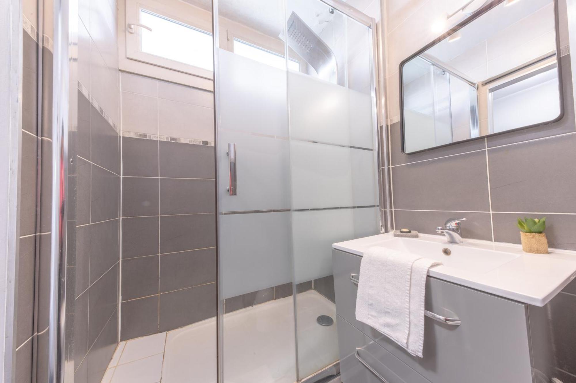 Apartment Zen - Studio Avec Jacuzzi - 8eme Lyon