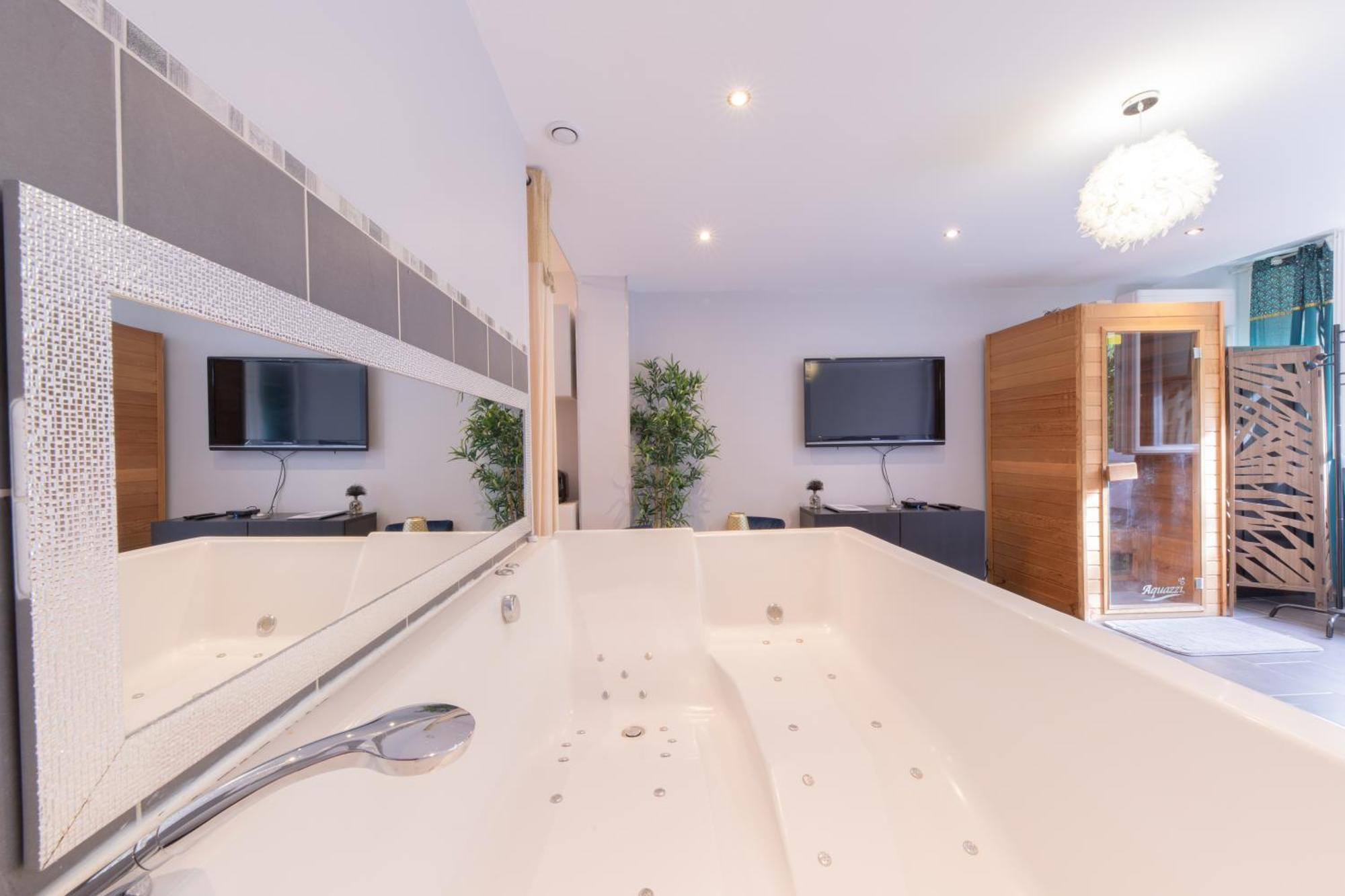 Apartment Zen - Studio Avec Jacuzzi - 8eme *