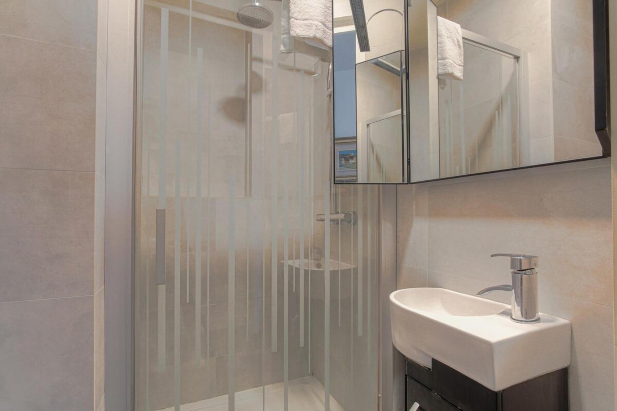 Apartment Spacieux Et 100m2 A 4 Min De Tete D'or Lyon