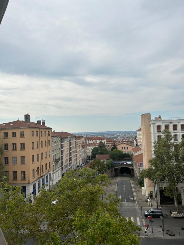 Hotel De La Croix-rousse 2*