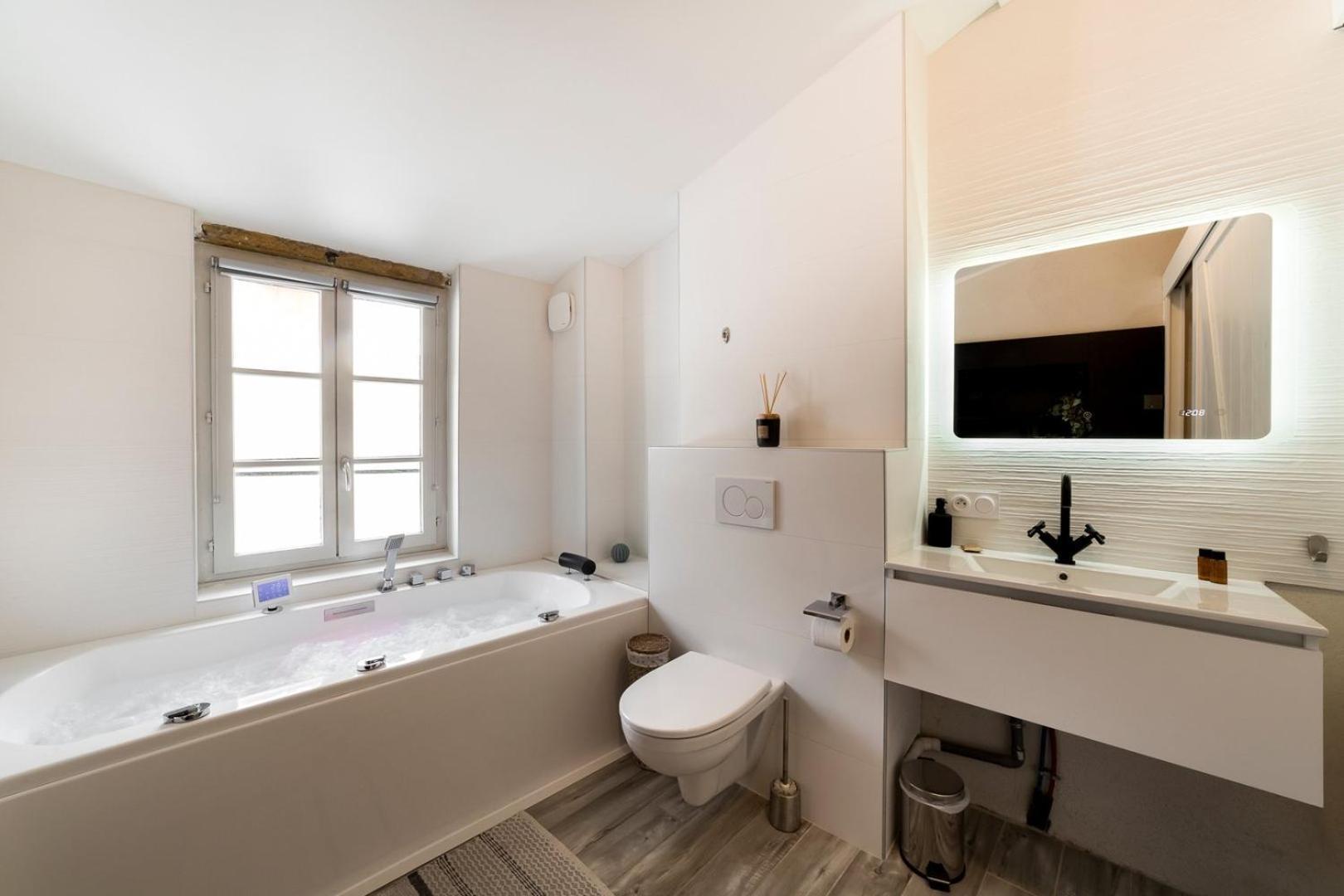 Sky'room - Jacuzzi & Vue - Vieux Apartment *