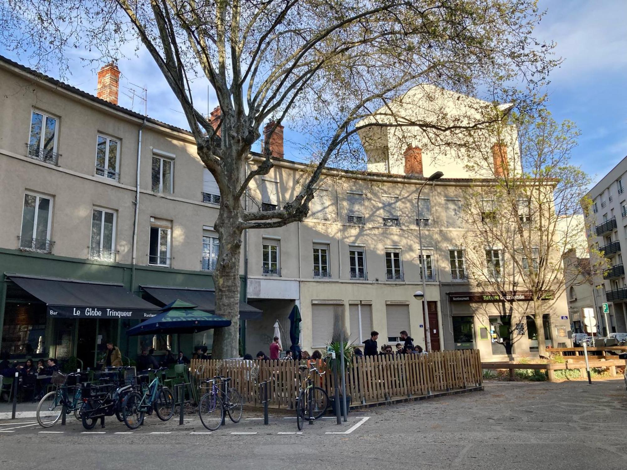 Pensión Junior Avec Balcon Lyon