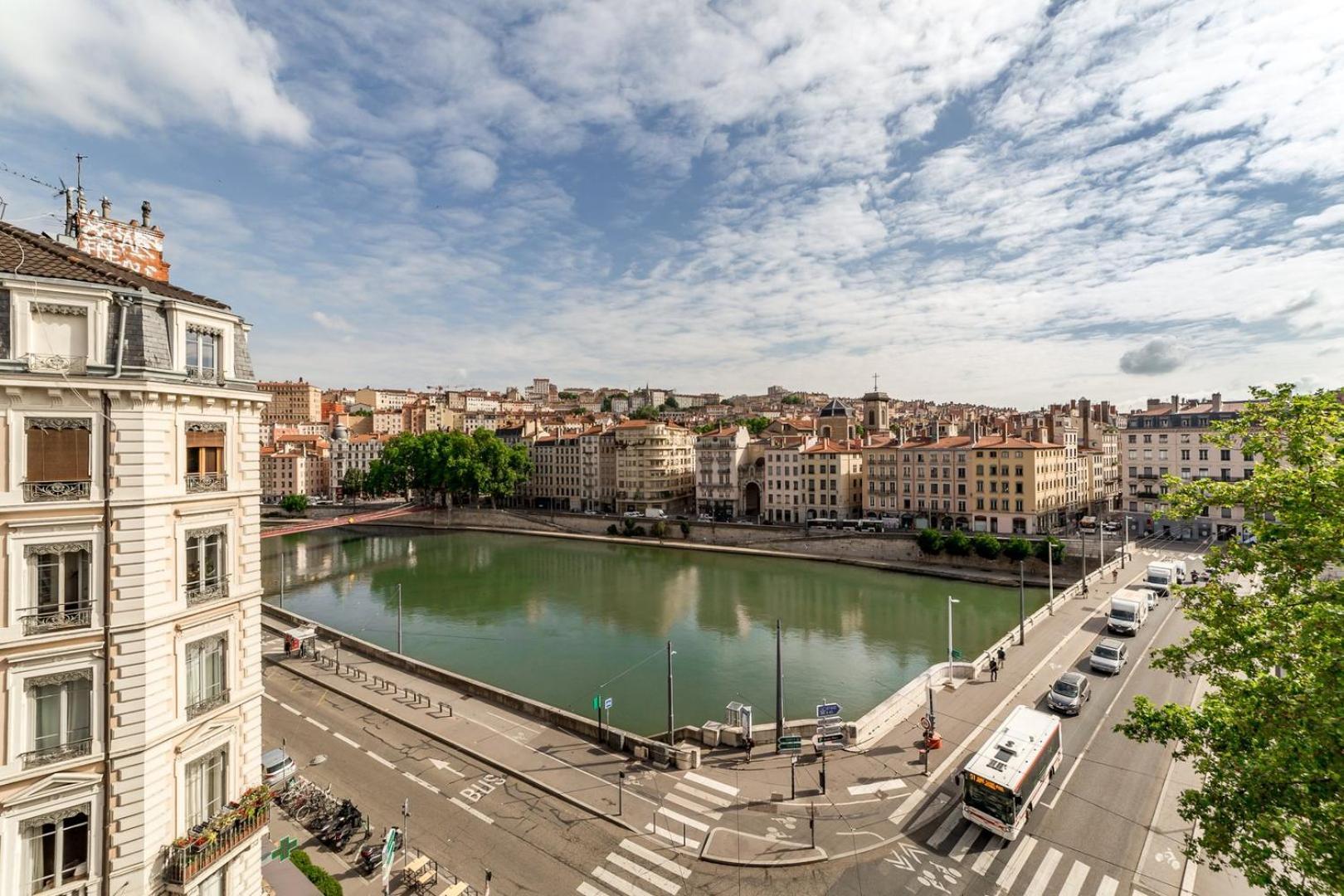 Authentic With An Exceptional View Ail Apartment Lyon