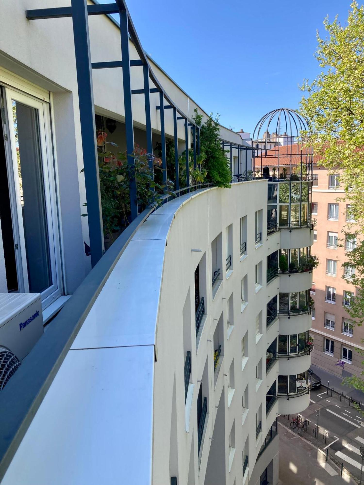 Junior Avec Balcon Lyon