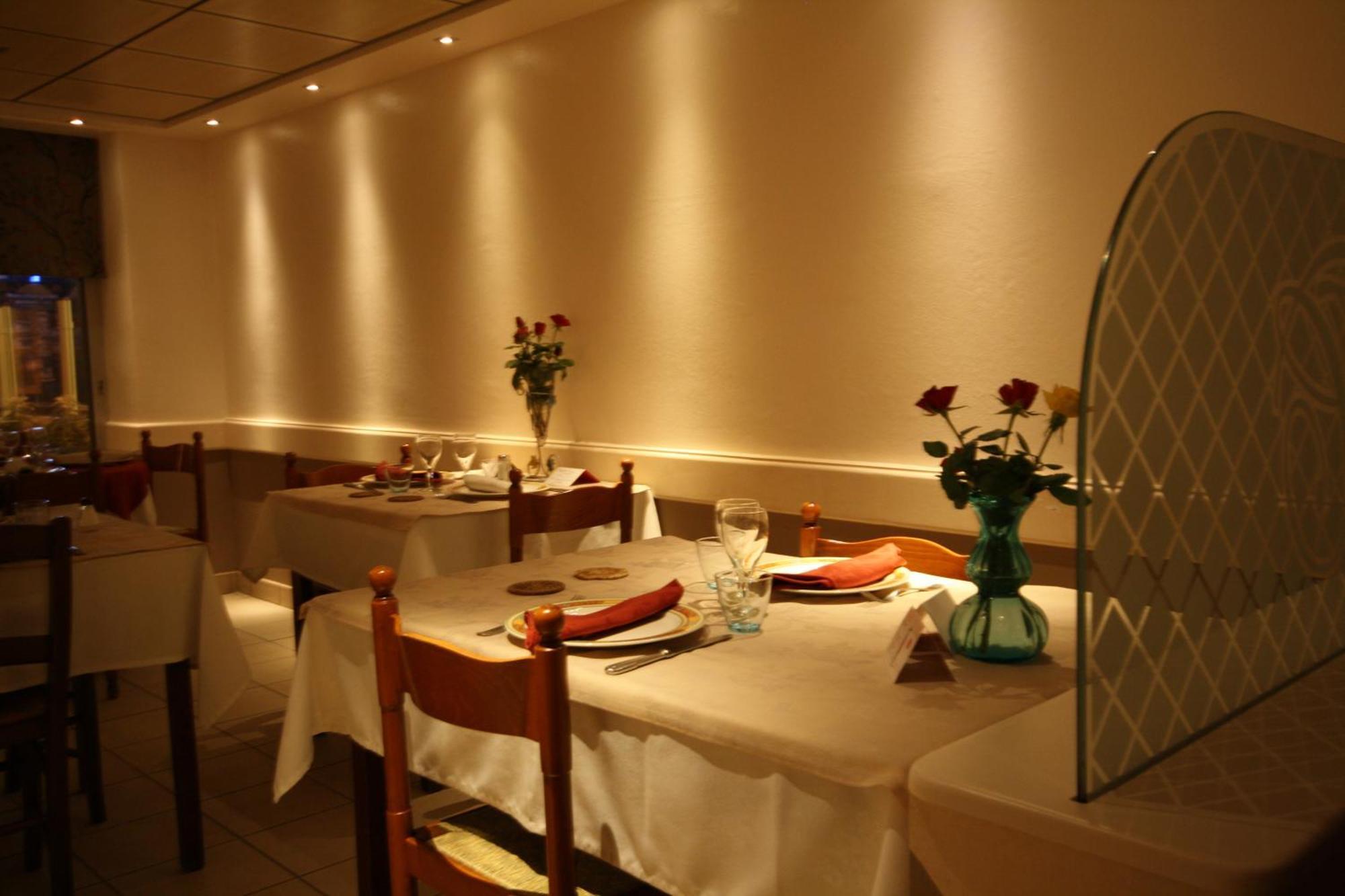 Logis L'ange Couronne Hotel 2*