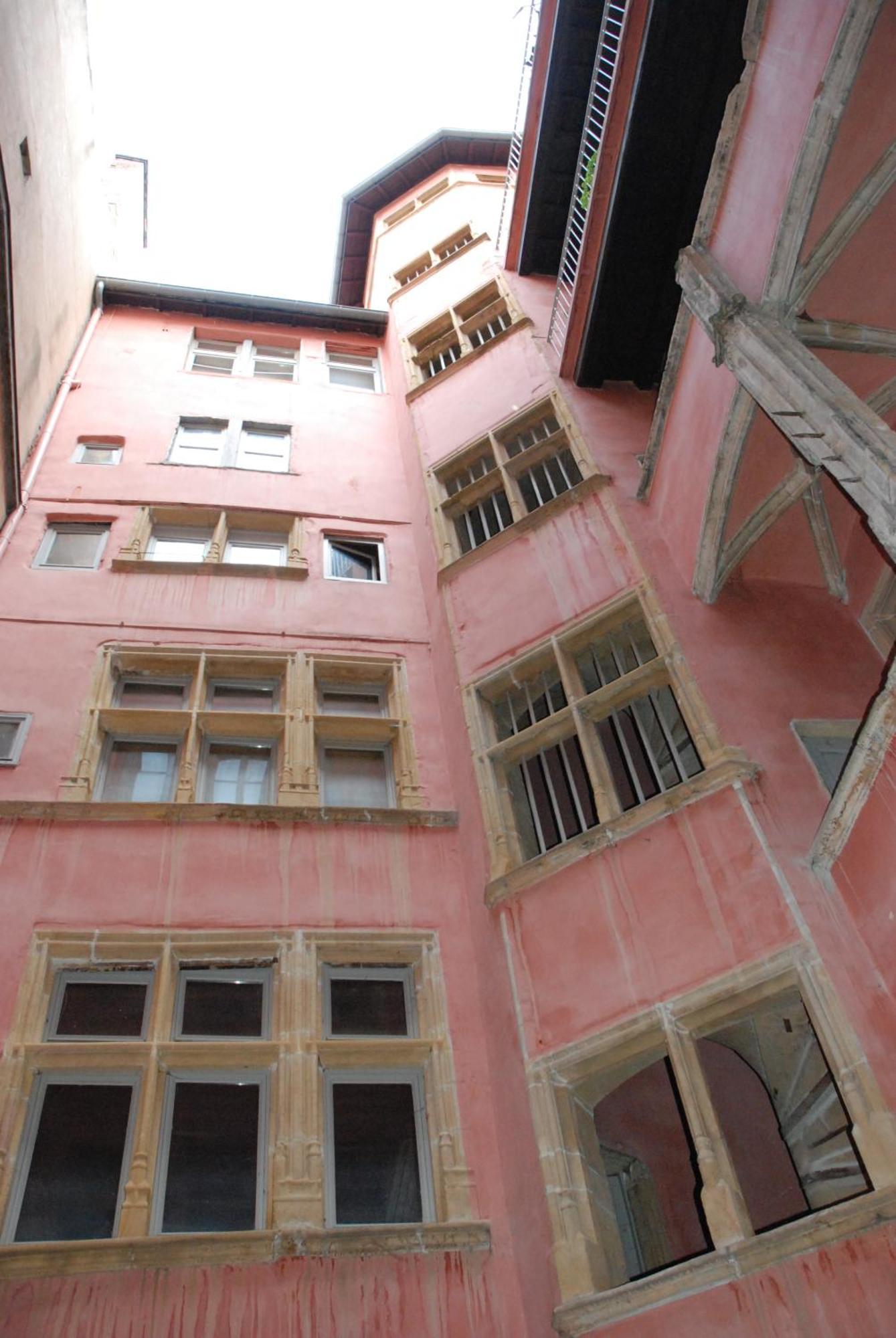 Vieux Cour Renaissance Appartement *