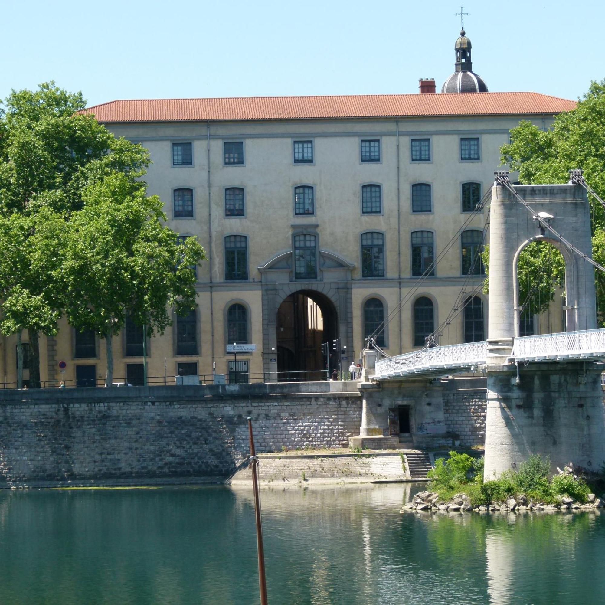 Vieux Cour Renaissance *