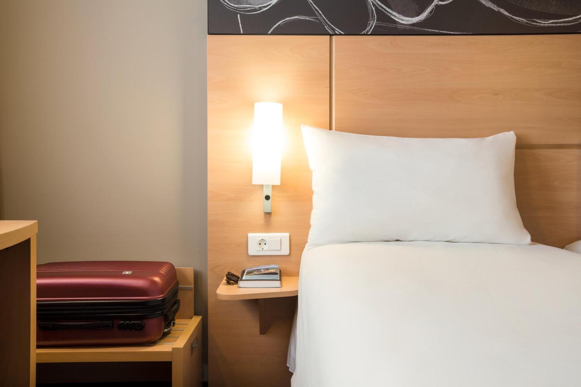 Ibis Part Dieu Les Halles 3*