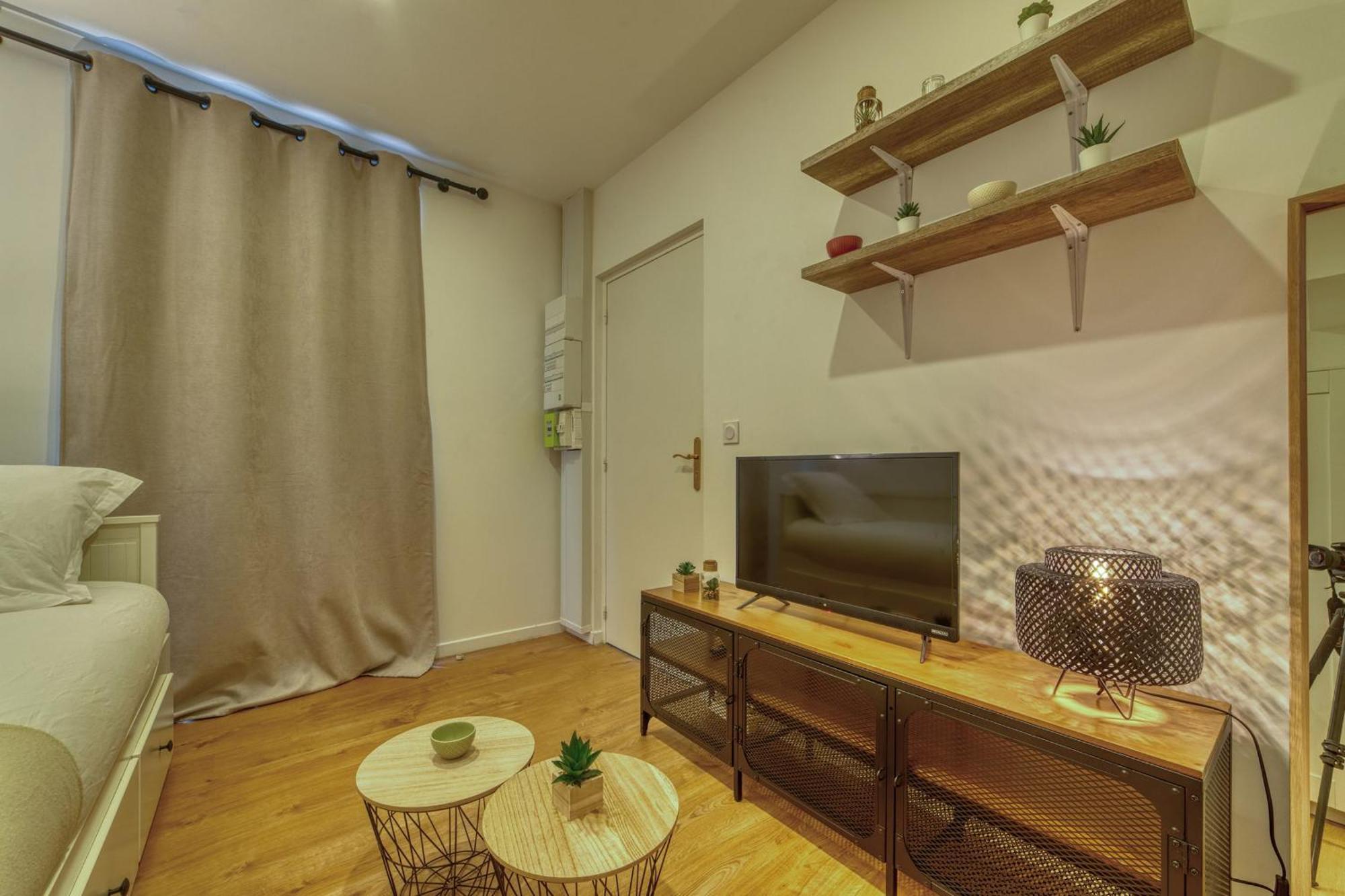 Apartment Le Petit Gerland - Calme Metro B *