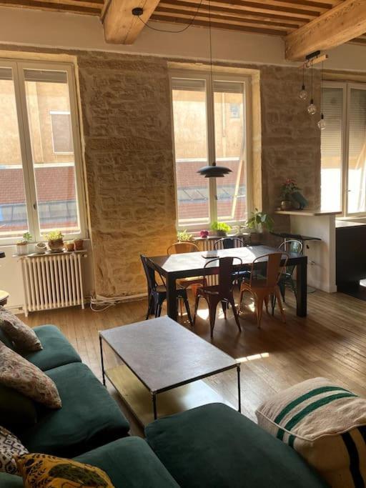 Beau T3 Canut Lumineux De 75m2 Lyon