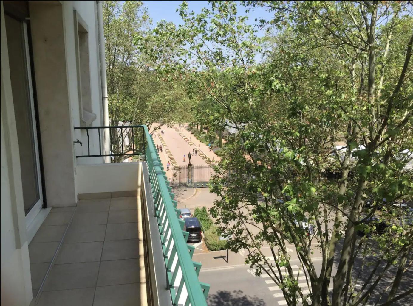 Avec Vue Sur Le Parc De La Tete D'or Appartement