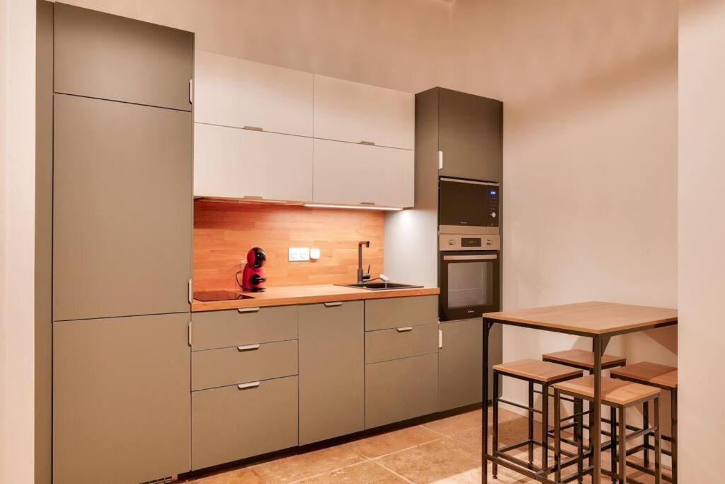2br Flat Near Louis Pradel Metro Station Appartement Lyon