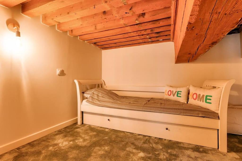 2br Flat Near Louis Pradel Metro Station Lyon