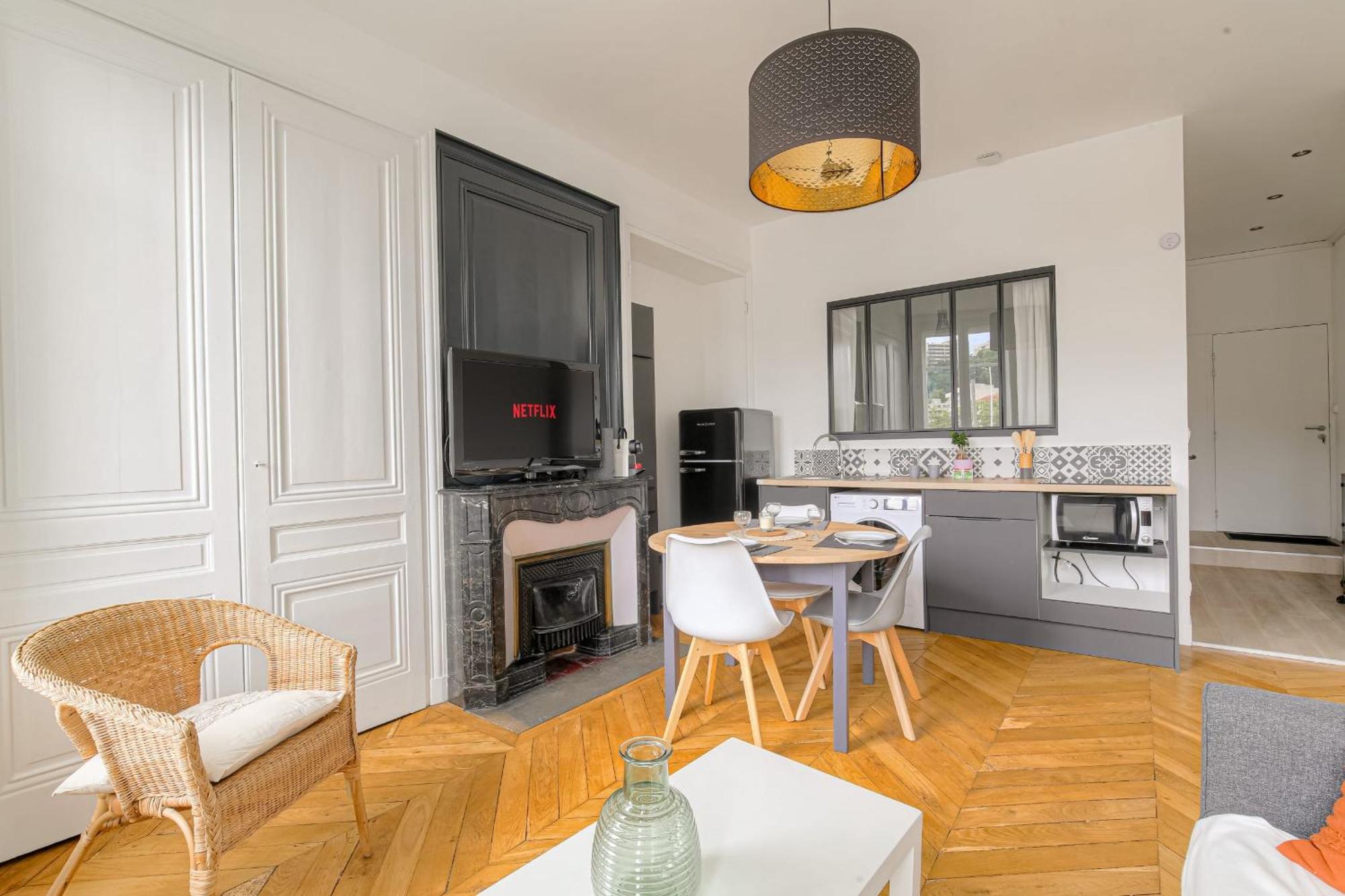 Apartment Charme Et Caractere 10 Min Bellecour Lyon
