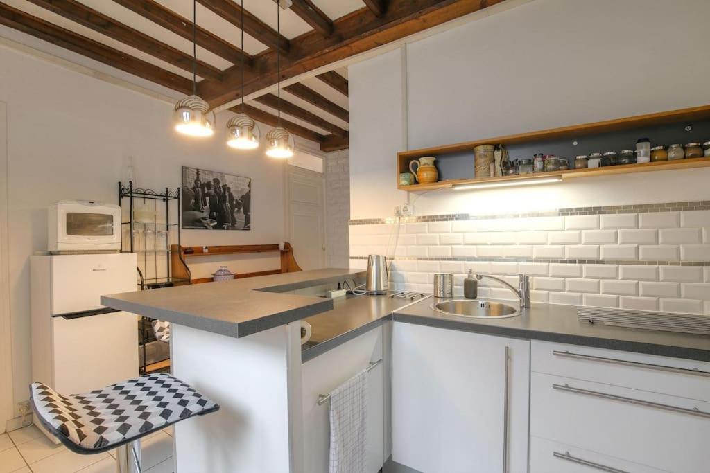 Super Idealement Situe, 6eme Appartement