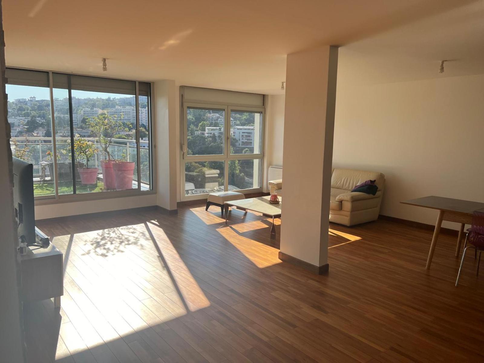 Homestay Dans Les Hauteurs De Proche Fourviere Chez L *