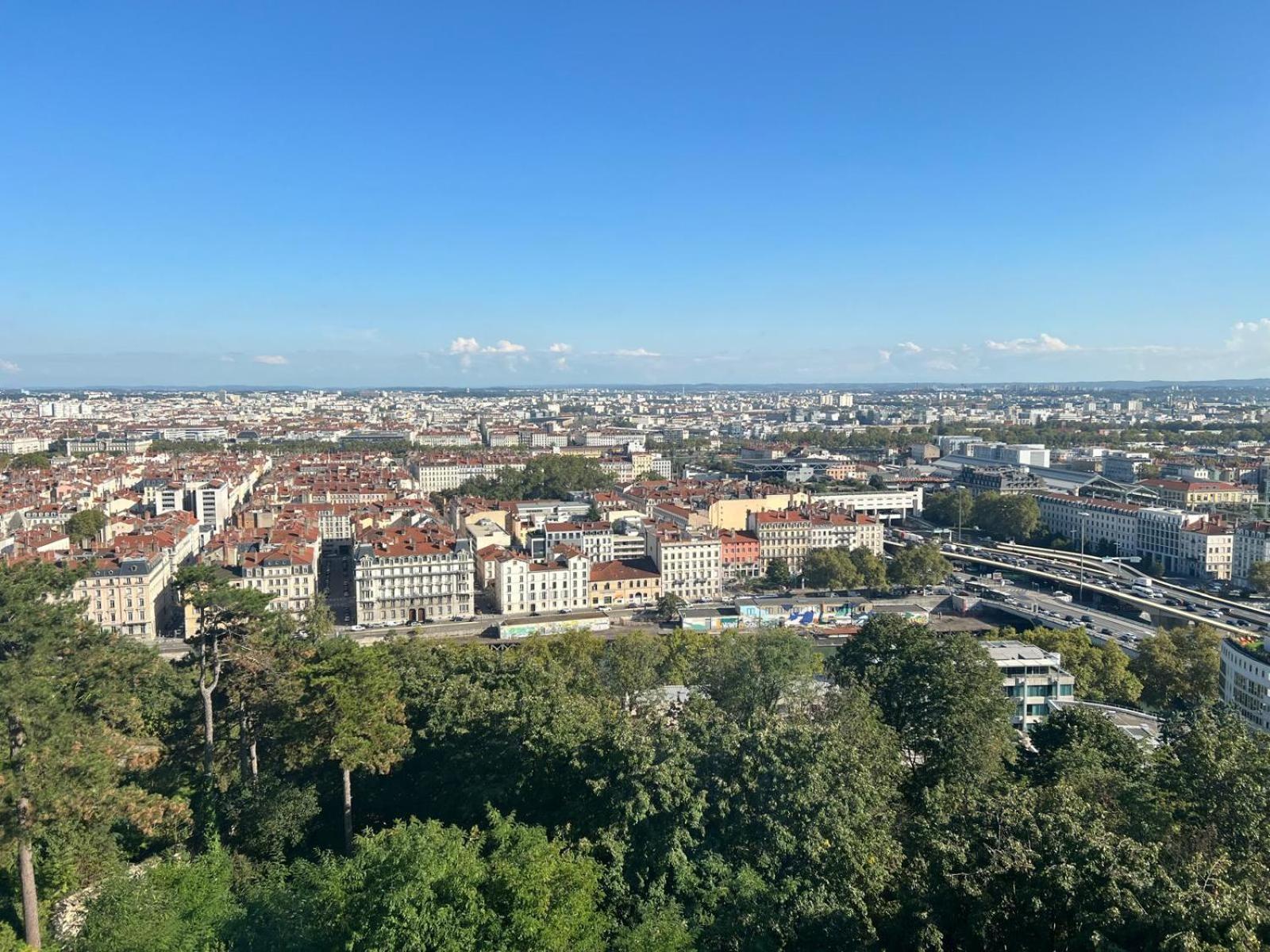 Dans Les Hauteurs De Proche Fourviere Chez L Homestay