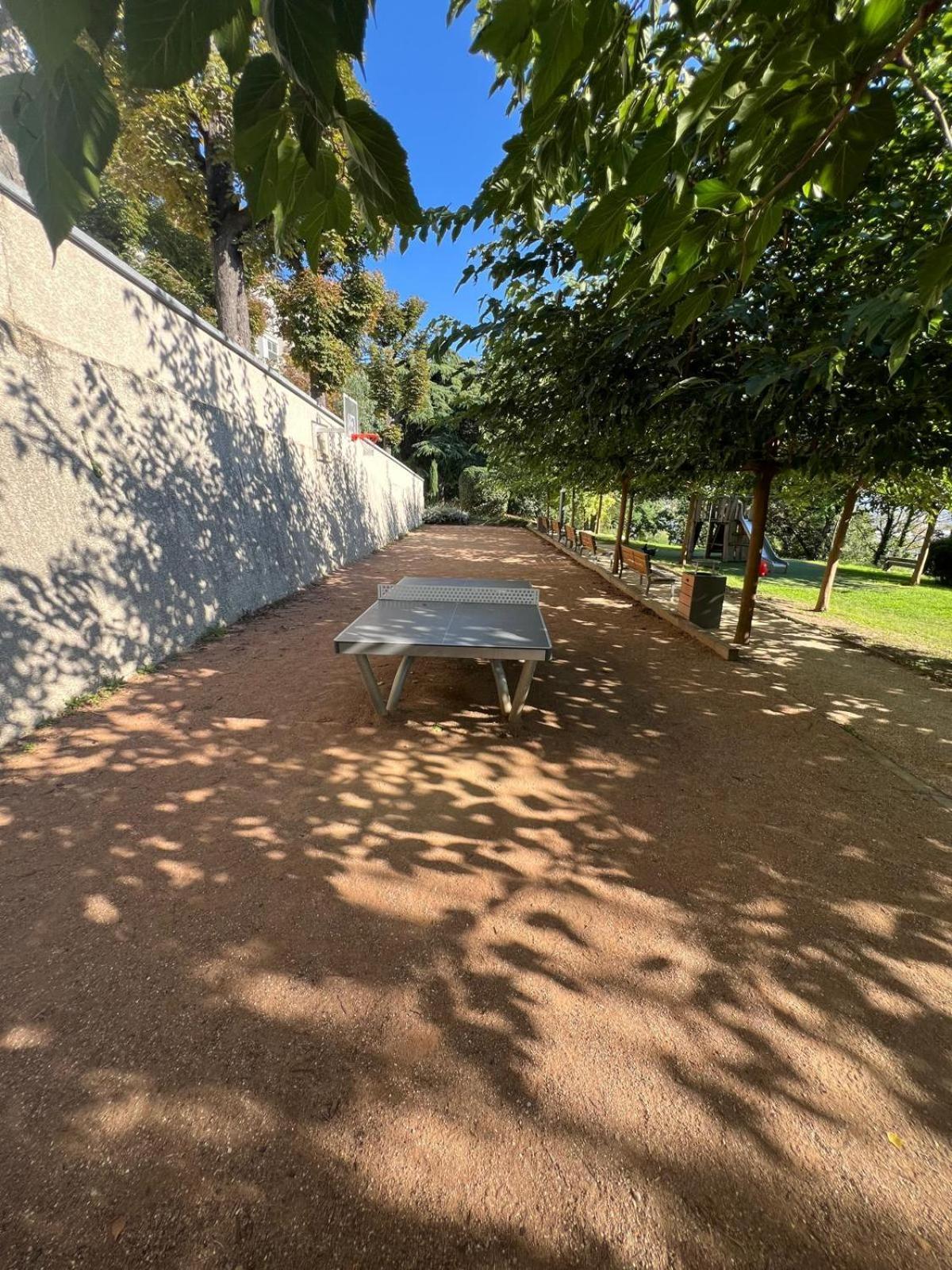 Dans Les Hauteurs De Proche Fourviere Chez L * Lyon