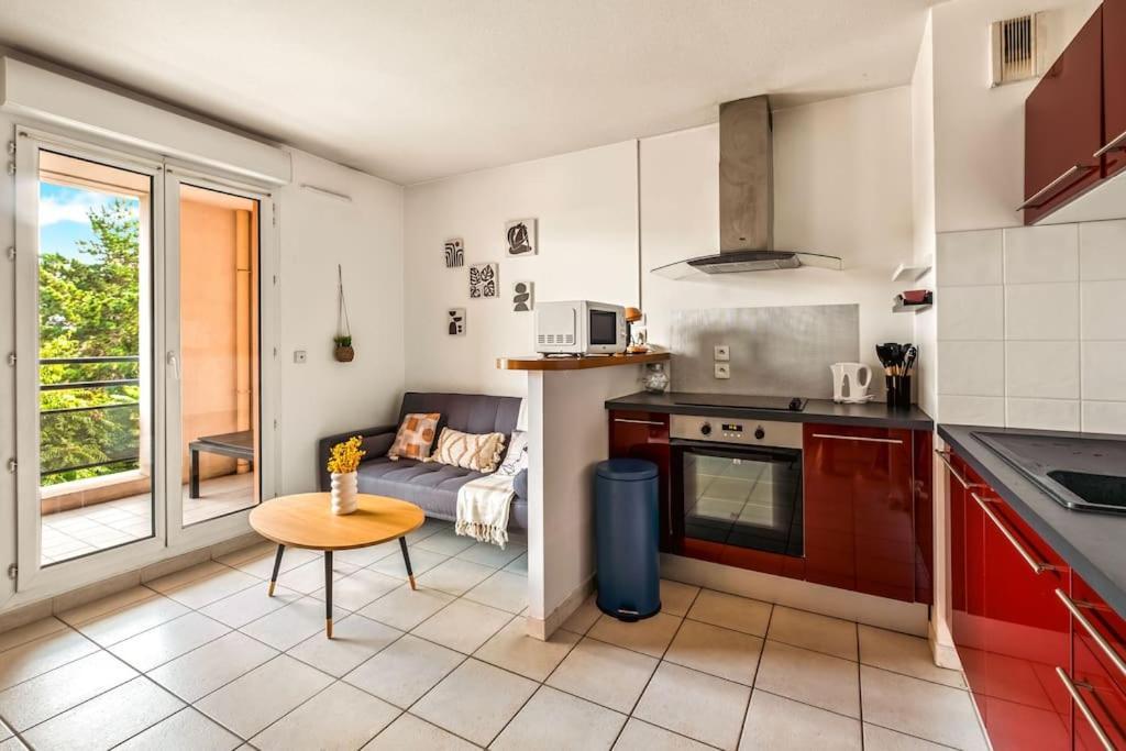 Appartement T2 Paisible Vaise, Avec Parking Metro Direct Bellecour Lyon