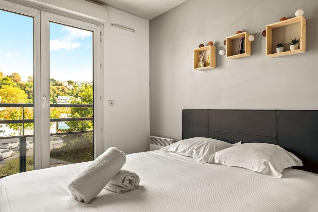 Appartement T2 Paisible Vaise, Avec Parking Metro Direct Bellecour