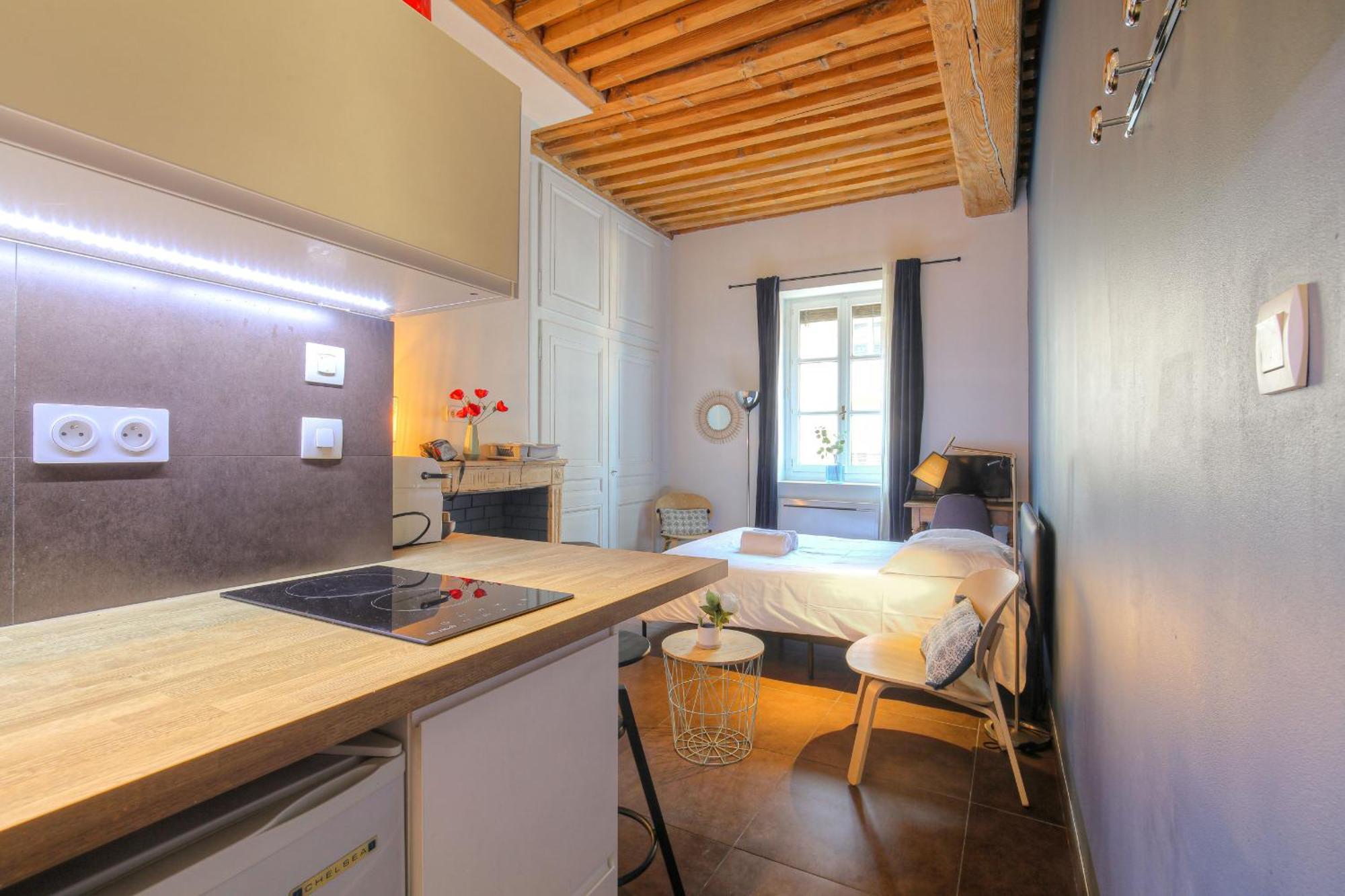 Dify Ainay Apartment